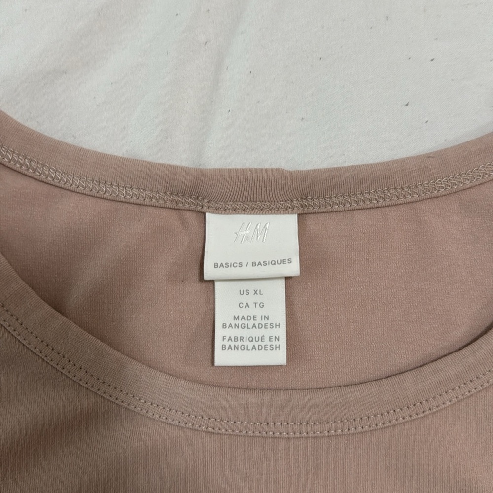 H&M basic tee - Picture 2 of 2